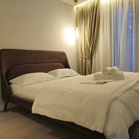 Center Apartment Easy_Luxury Tirana Bagian luar foto