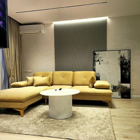 Center Apartment Easy_Luxury Tirana Bagian luar foto