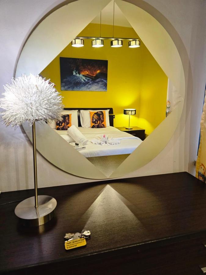 Center Apartment Easy_Luxury Tirana Bagian luar foto