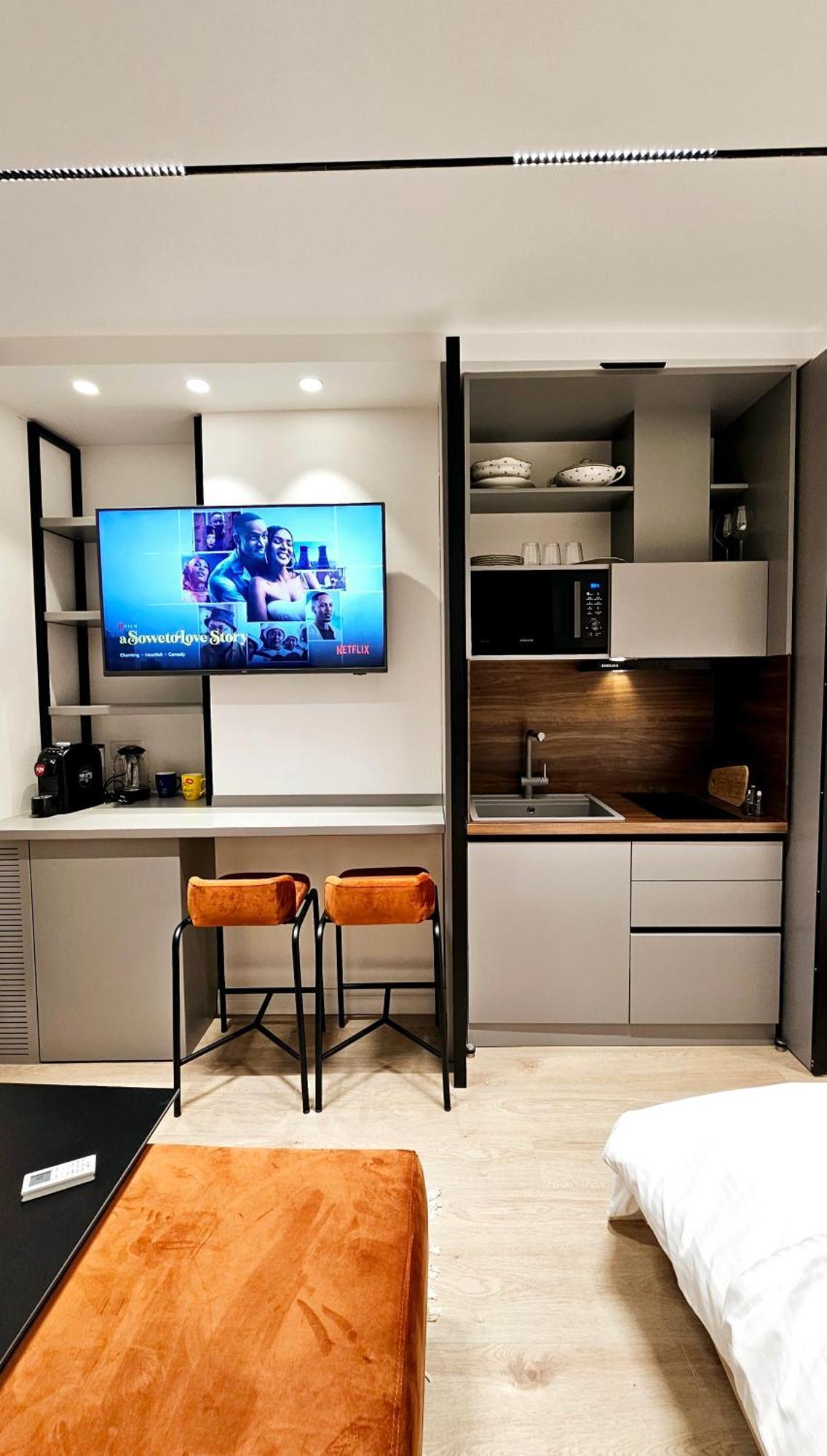 Center Apartment Easy_Luxury Tirana Bagian luar foto