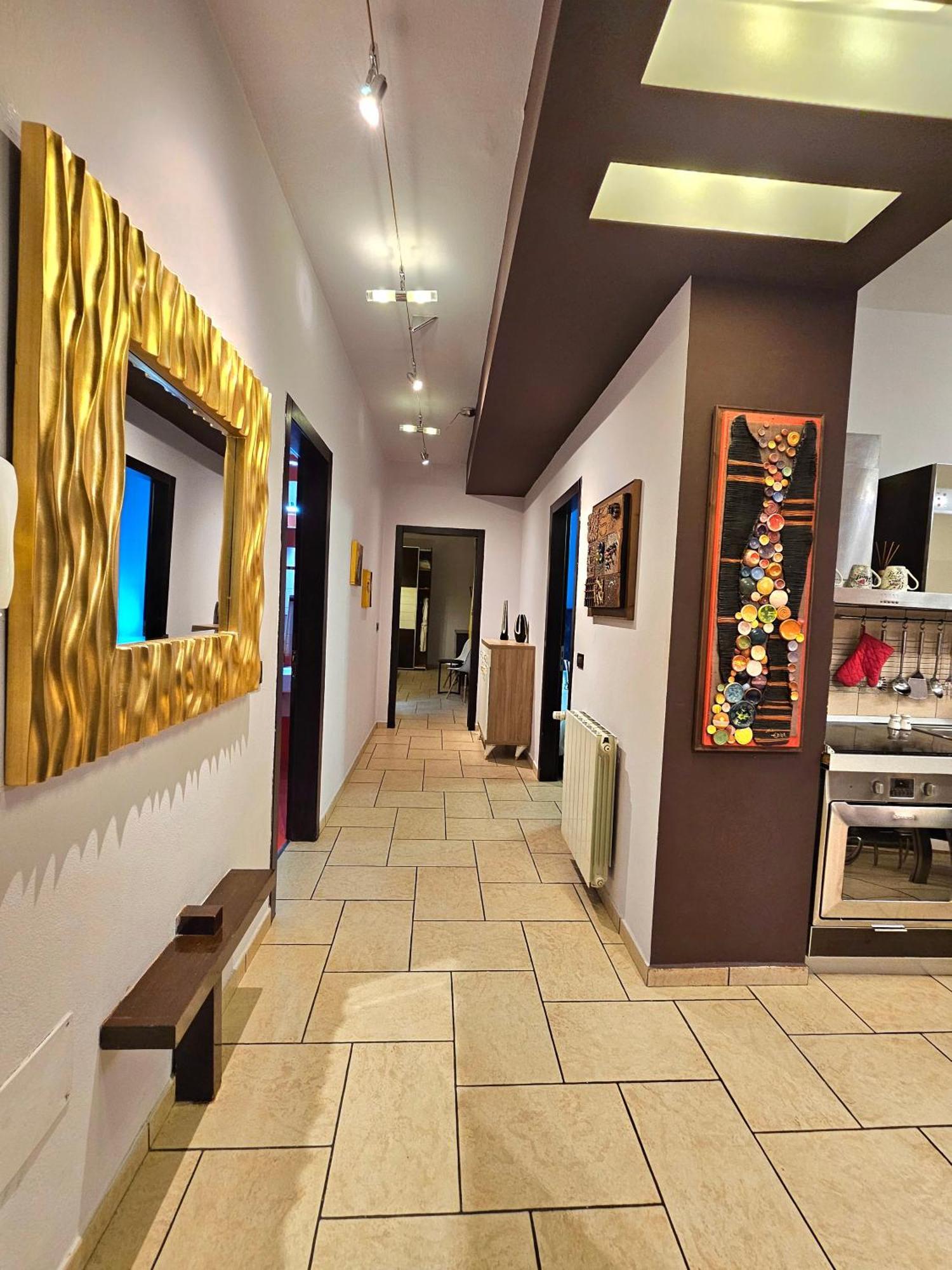 Center Apartment Easy_Luxury Tirana Bagian luar foto