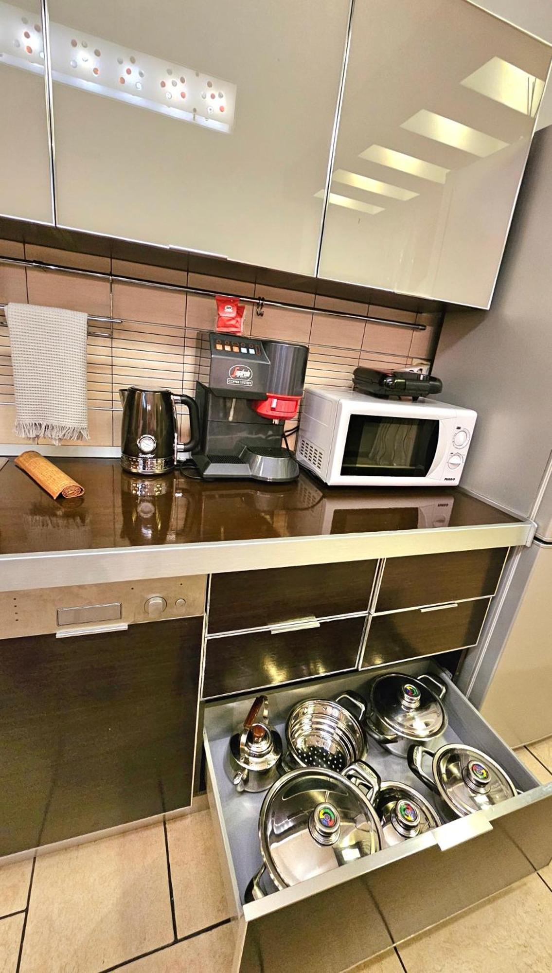 Center Apartment Easy_Luxury Tirana Bagian luar foto