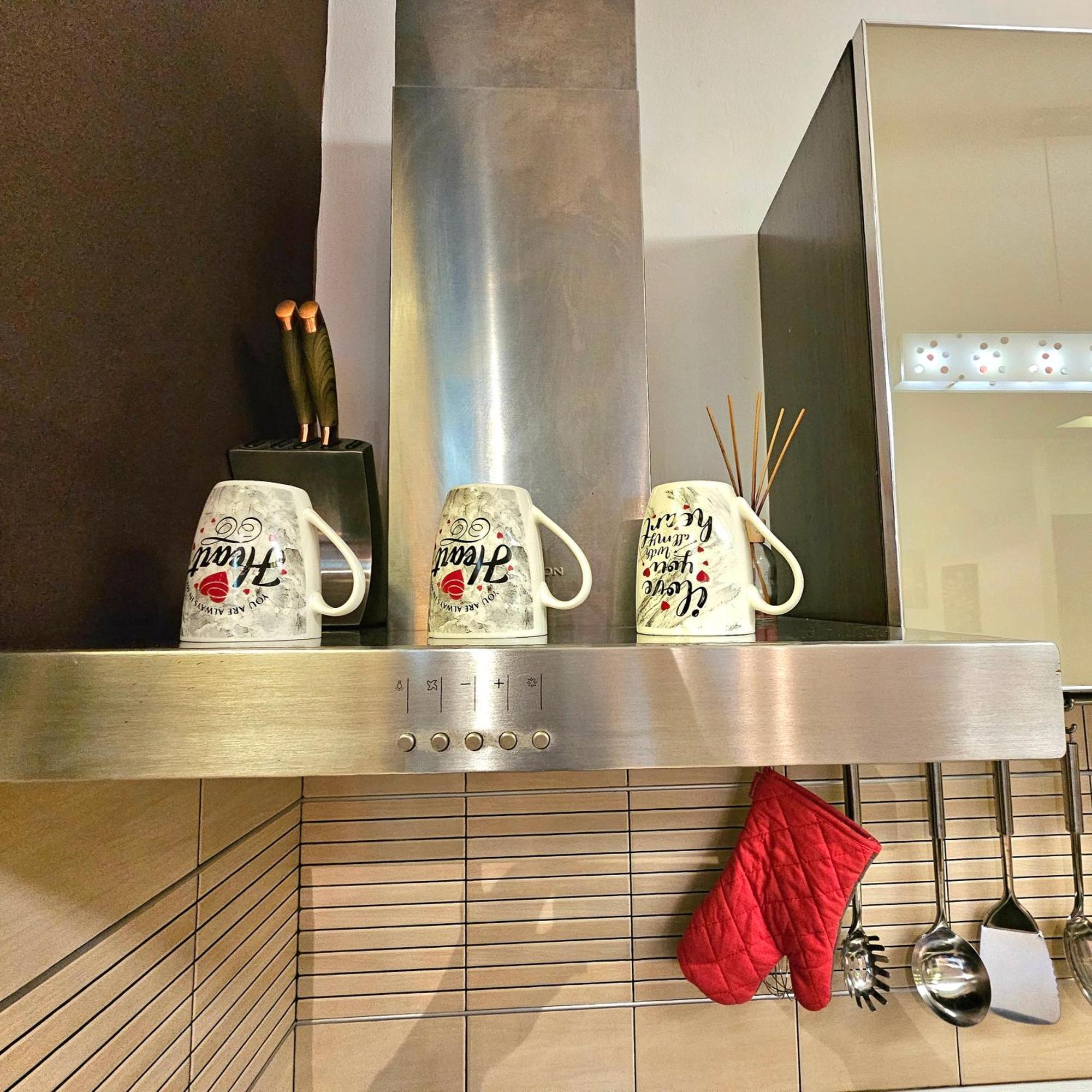 Center Apartment Easy_Luxury Tirana Bagian luar foto