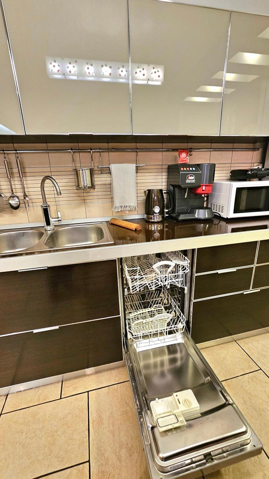 Center Apartment Easy_Luxury Tirana Bagian luar foto