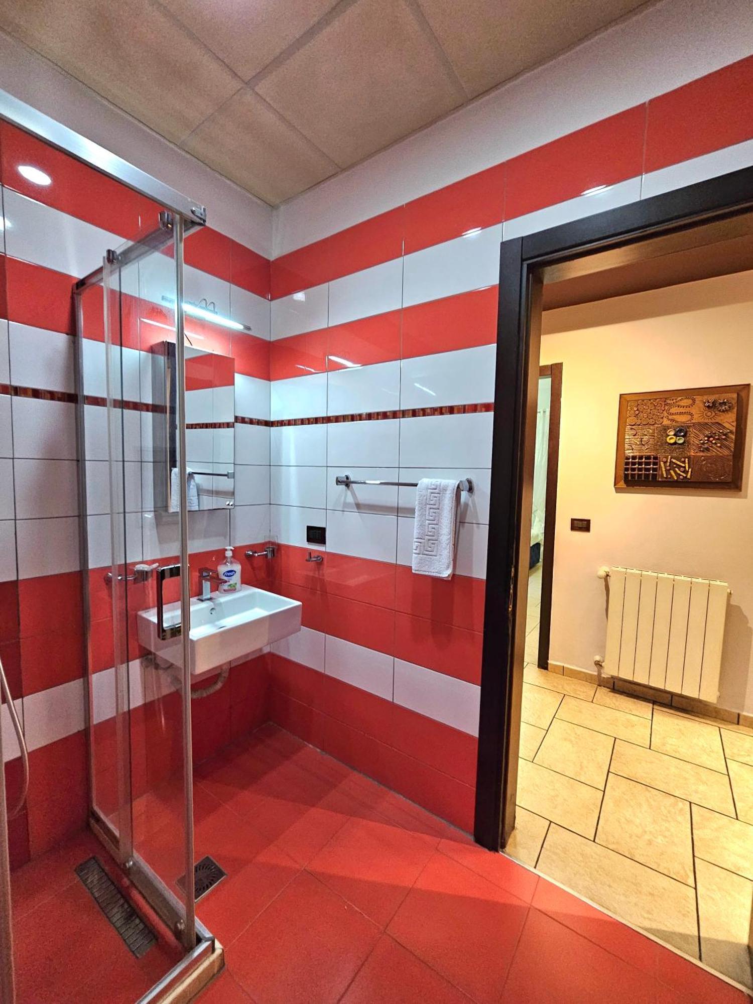 Center Apartment Easy_Luxury Tirana Bagian luar foto