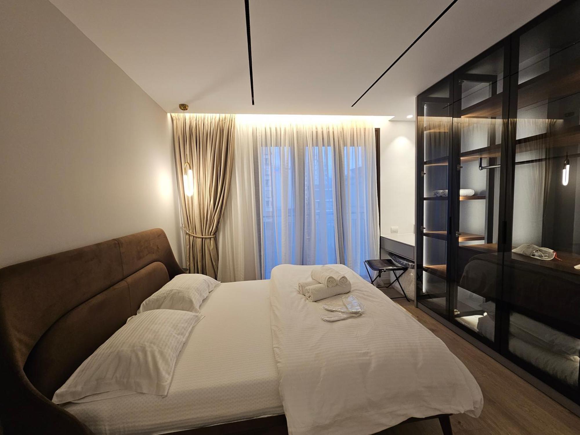 Center Apartment Easy_Luxury Tirana Bagian luar foto