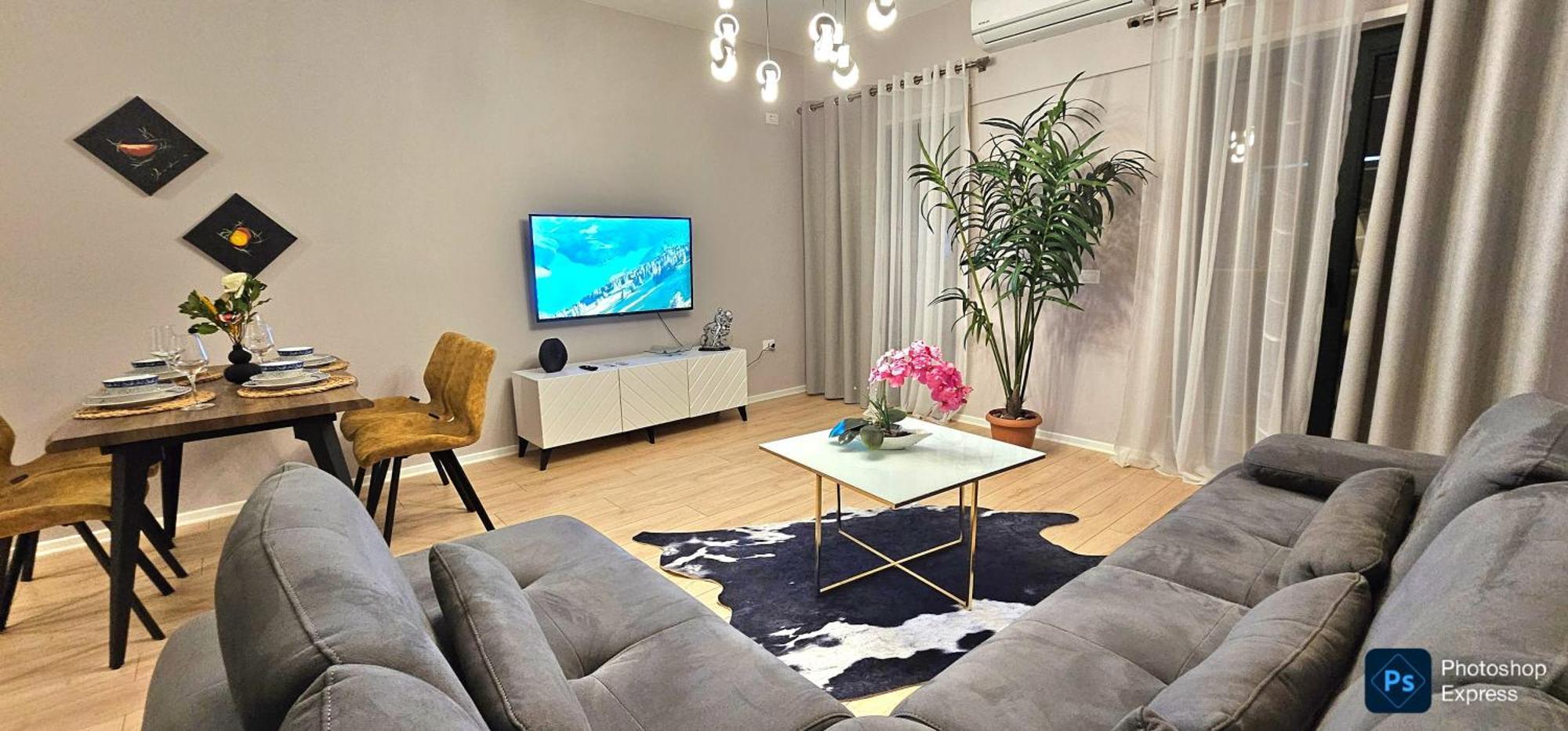 Center Apartment Easy_Luxury Tirana Bagian luar foto