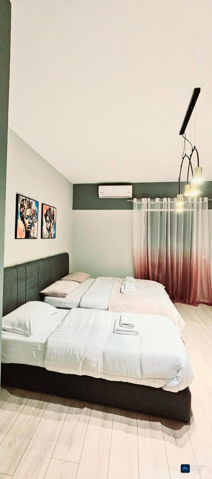Center Apartment Easy_Luxury Tirana Bagian luar foto