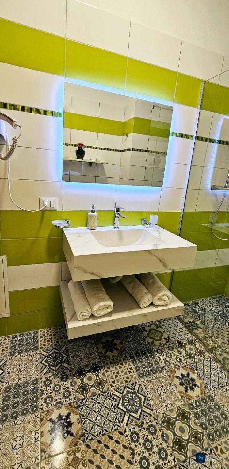 Center Apartment Easy_Luxury Tirana Bagian luar foto