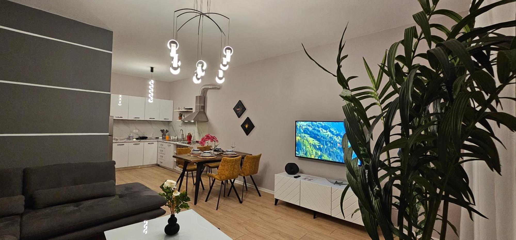 Center Apartment Easy_Luxury Tirana Bagian luar foto